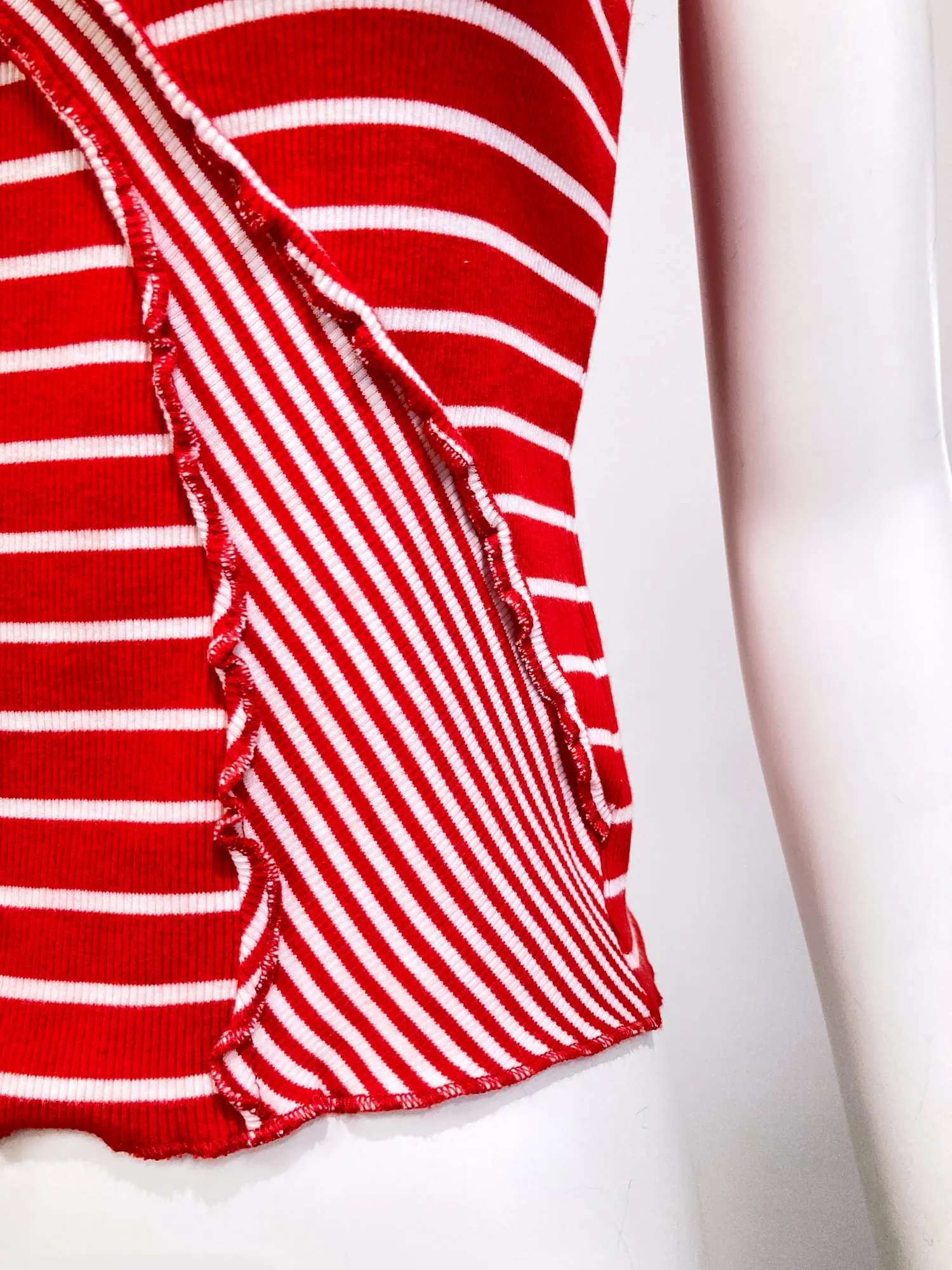 Ann Max striped red and white patchwork knit singlet