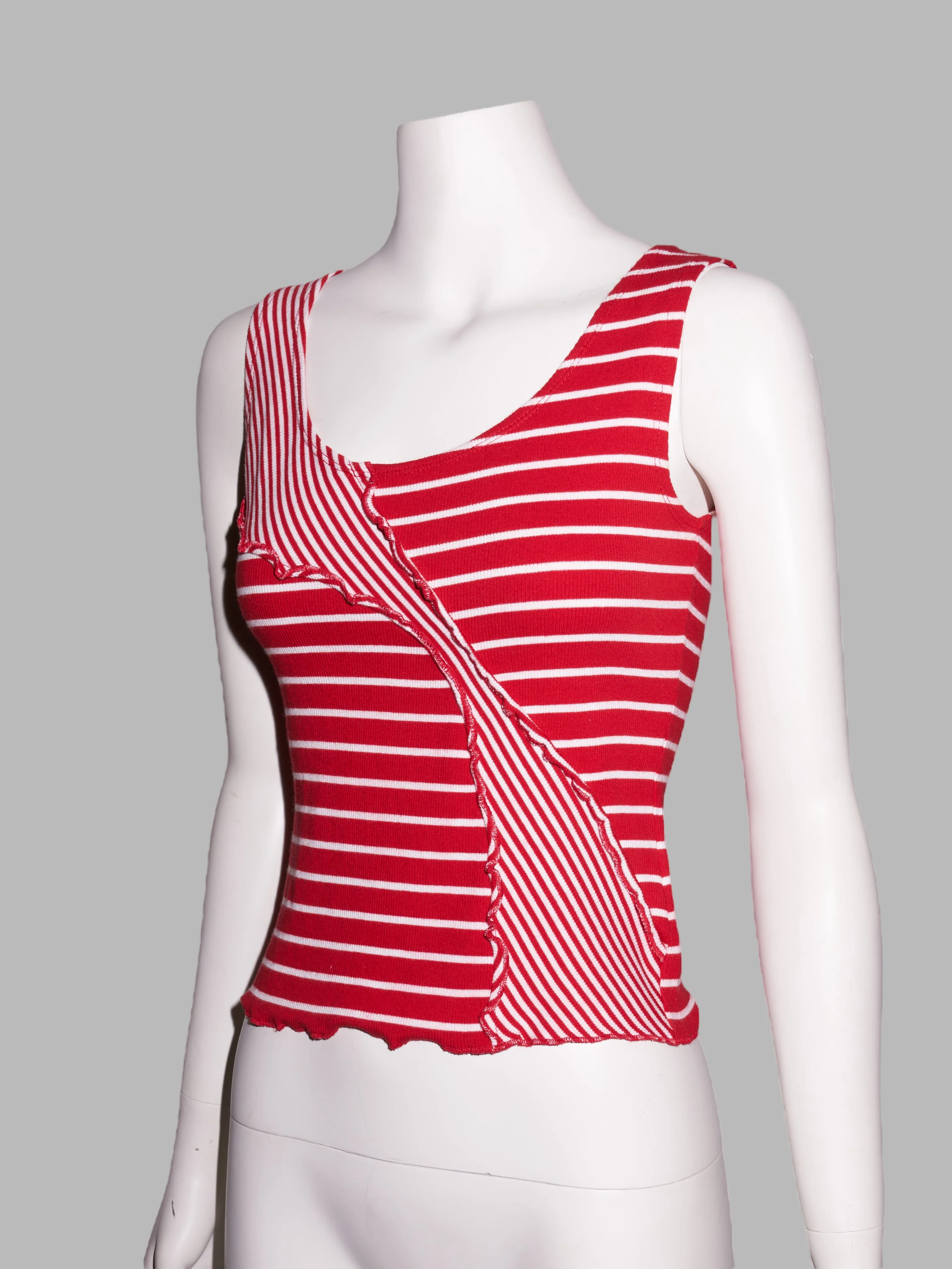 Ann Max striped red and white patchwork knit singlet