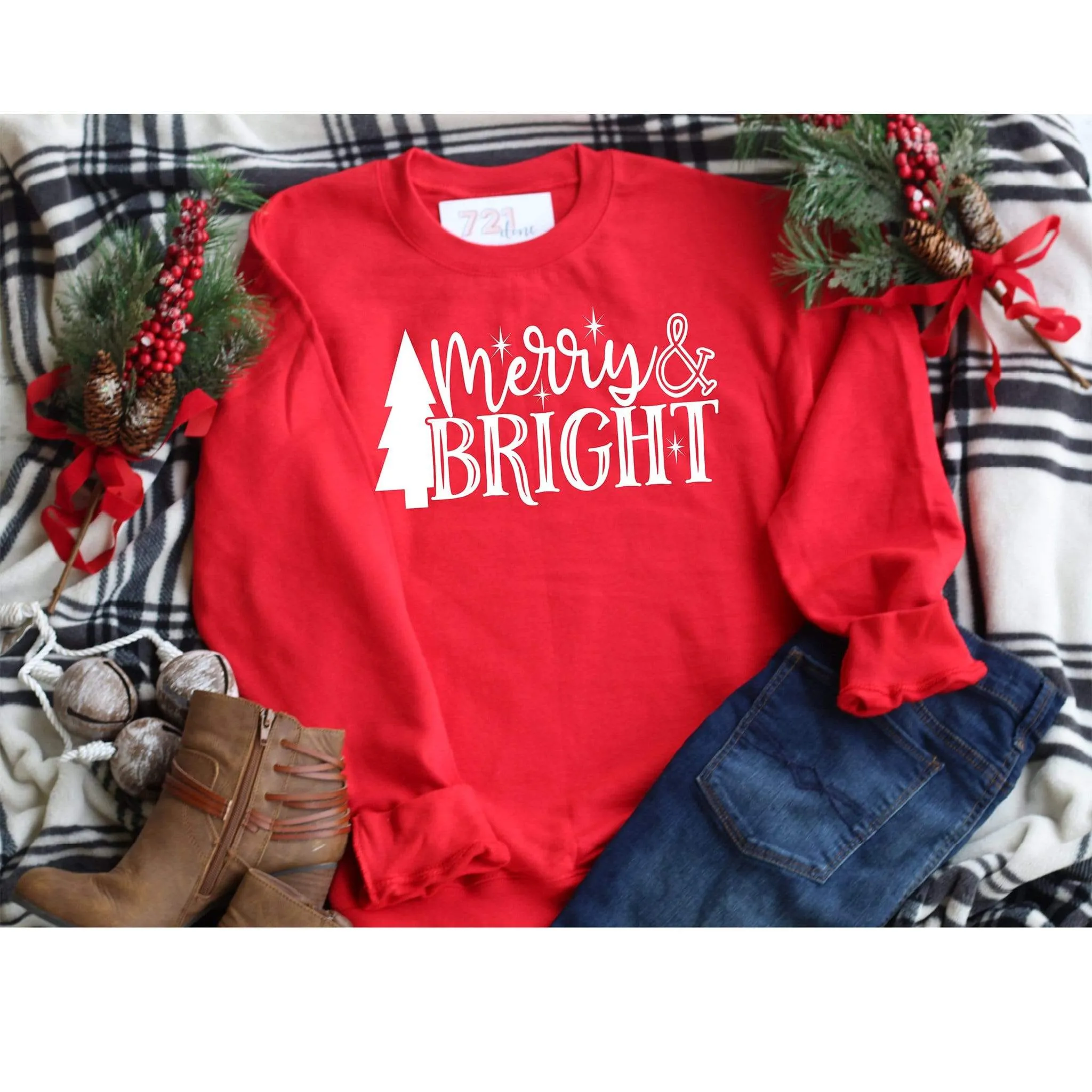 Boyfriend fit Crew neck Merry and bright sweatshirt for holiday time