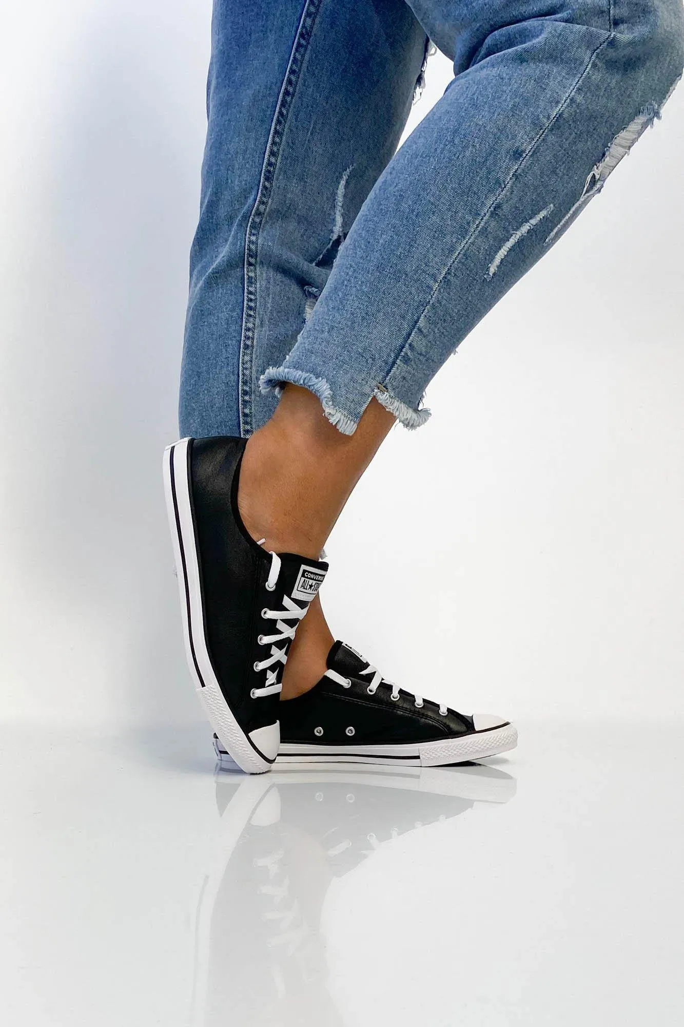 Converse Chuck Taylor Dainty Leather Low Black