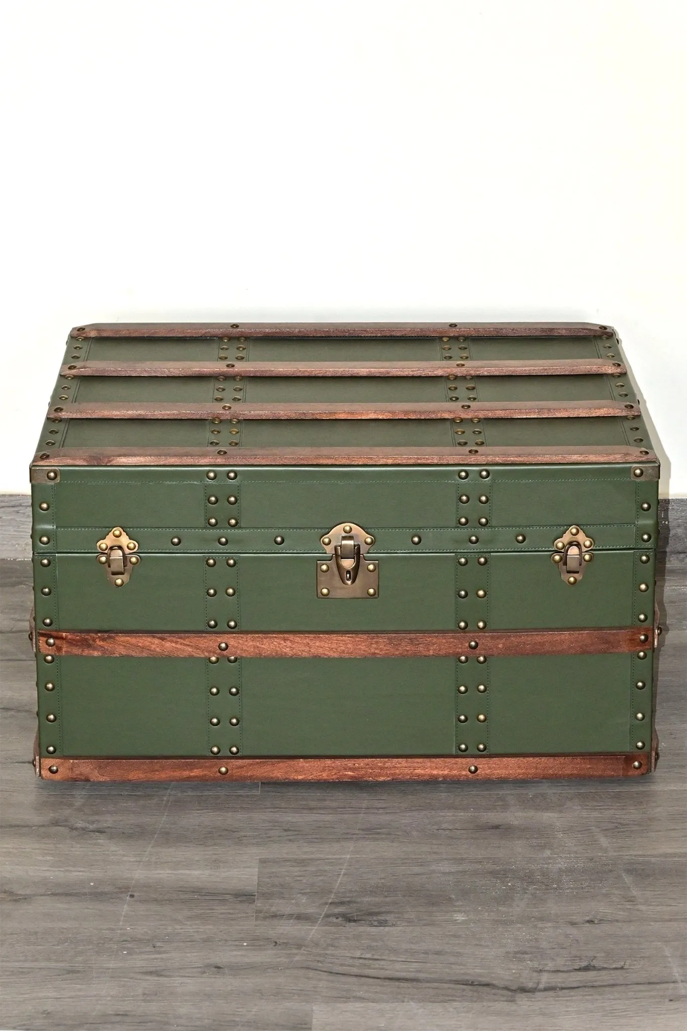 DIVINE - BED END LEATHER TRUNK