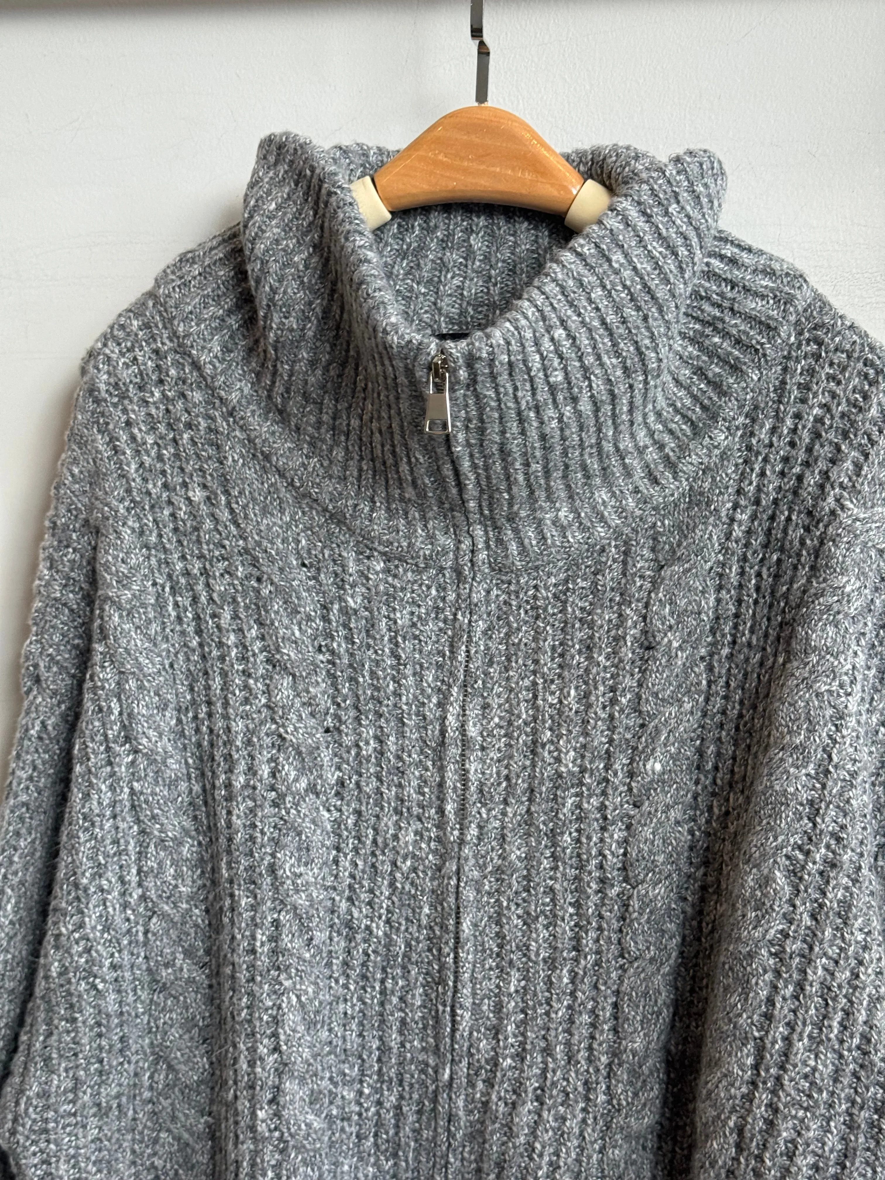 STUDIO Cardigan